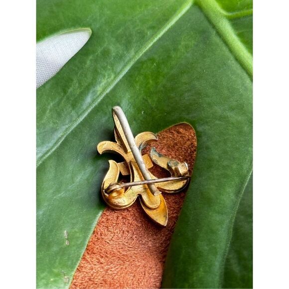 Antique Gold Fleur Di Lis Pendant Brooch - Picture 5 of 9